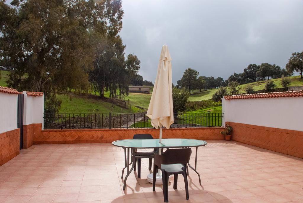 Cardeña Apartamentos La Venta Del Charco חדר תמונה